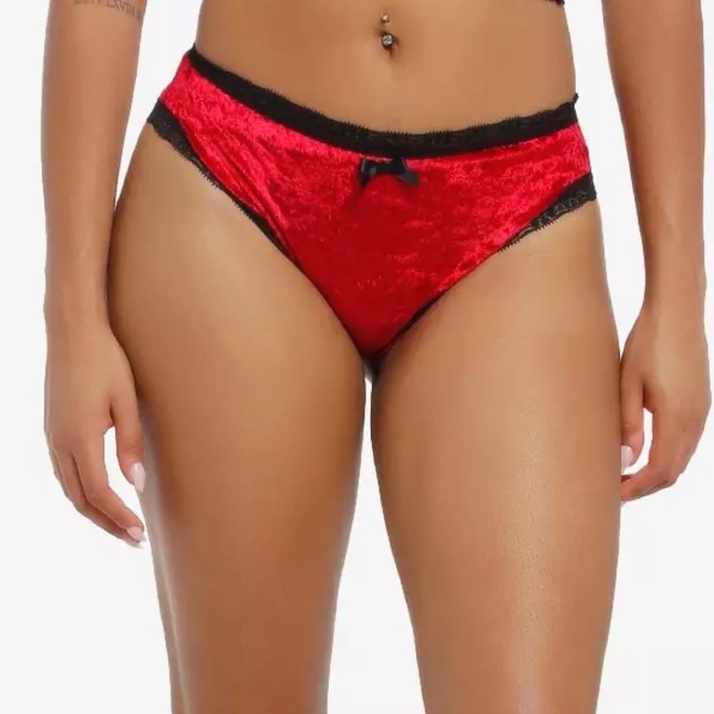 Red & Black‎ Velvet Lace Panty Hot Topic